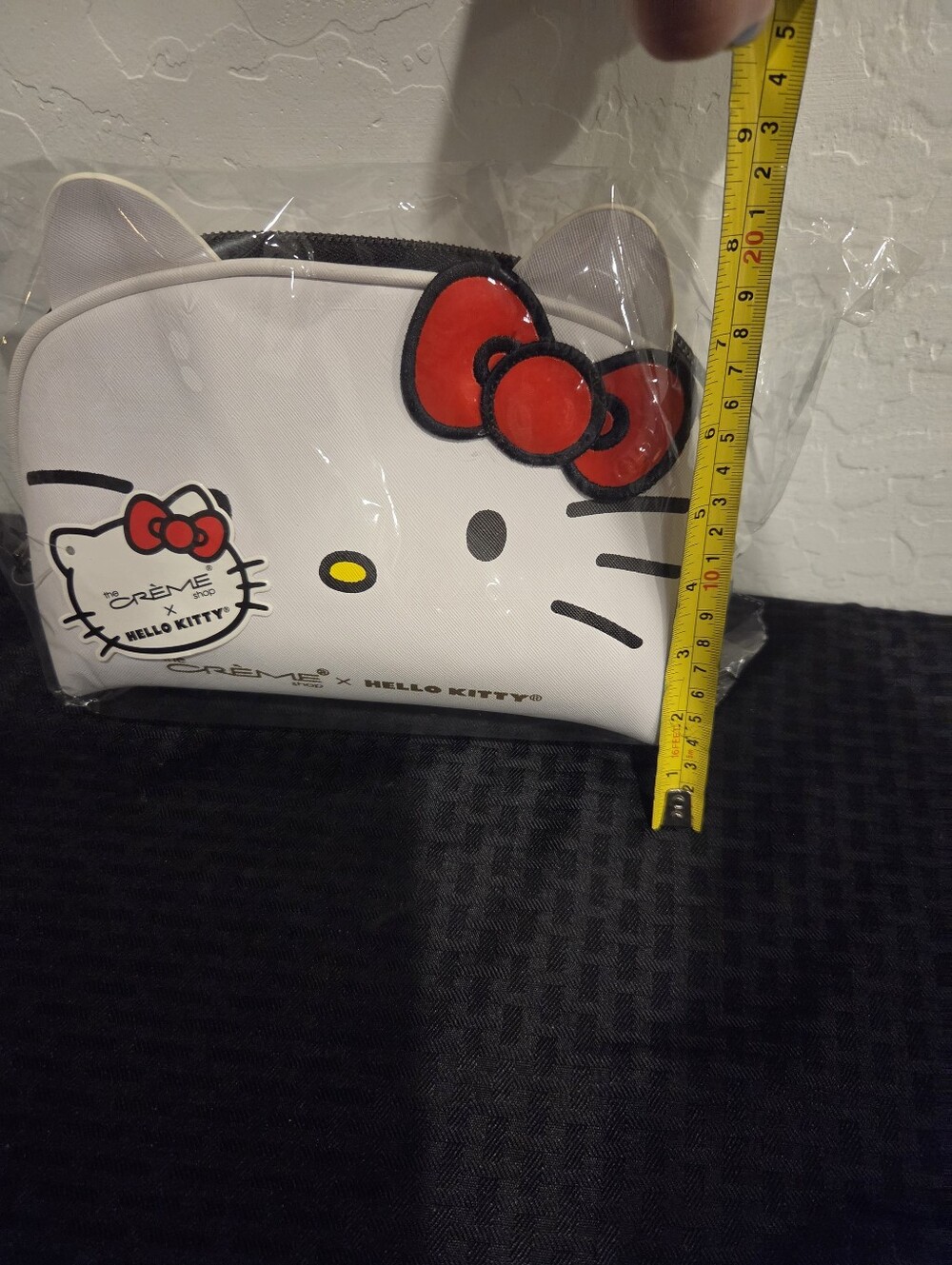 The Crème Shop x Hello Kitty White Kids Cosmetic Pouch with Red Bow - Picture 6 of 7